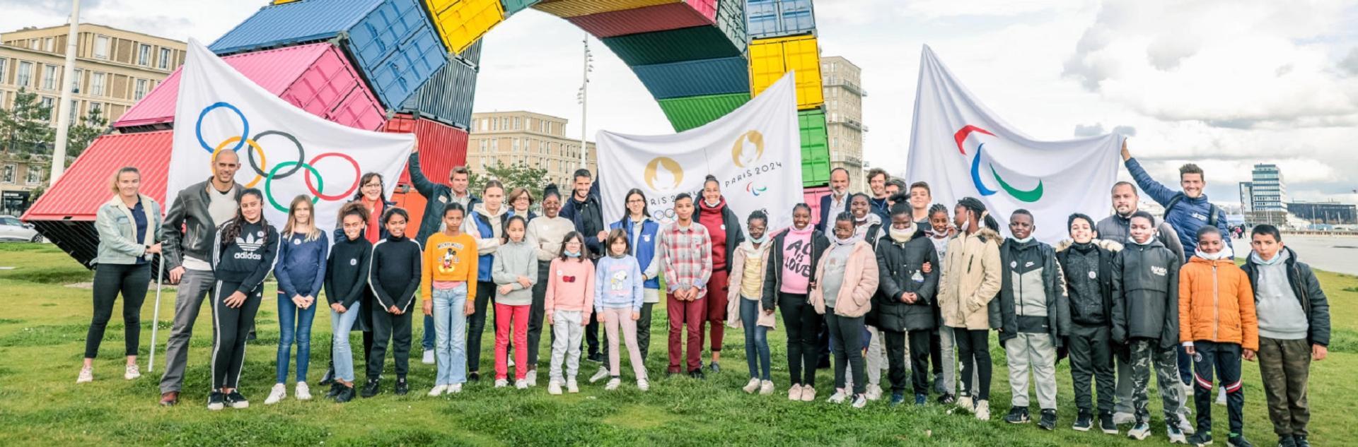Tournée des drapeaux des JO de Paris 2024 une étape célébrée au Havre