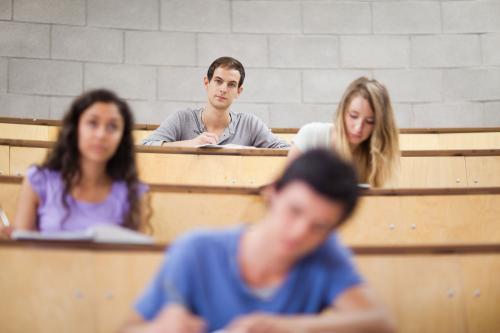 Étudiants dans un amphi