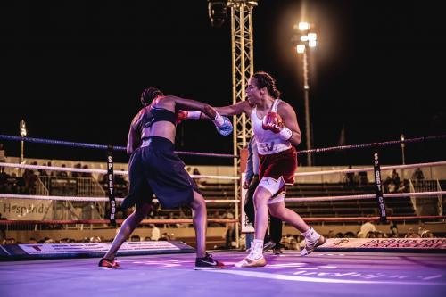 Amina Zidani remporte le titre de championne de France 2021 en boxe professionnelle