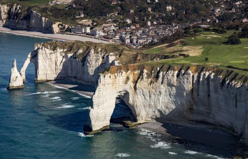 vue aérienne des falaises du Tilleul-Etretat