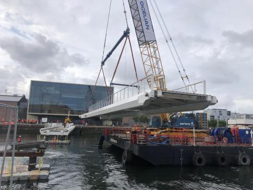 Pose du tiroir de la passerelle Daniel Colliard